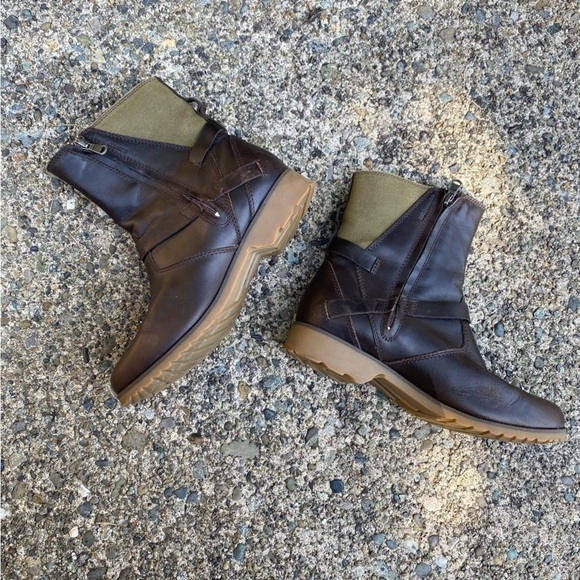Teva DeLa Vina Waterproof Leather  Ankle Boots Fall Winter 6.5 - Picture 2 of 9